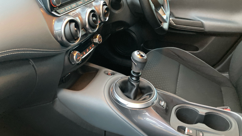 Nissan Juke 1.0 DiG-T 114 N-Connecta 5dr Petrol Hatchback